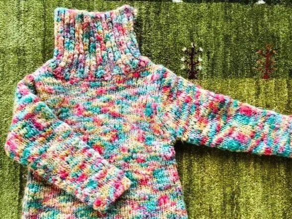 お気に入りのセーターが「冬の必需品」にかわいく大変身♡【簡単リメイク】