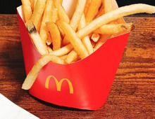 マックのポテト、食べるの待って！もう手が汚れない〈食べ方裏ワザ〉が天才でした♡