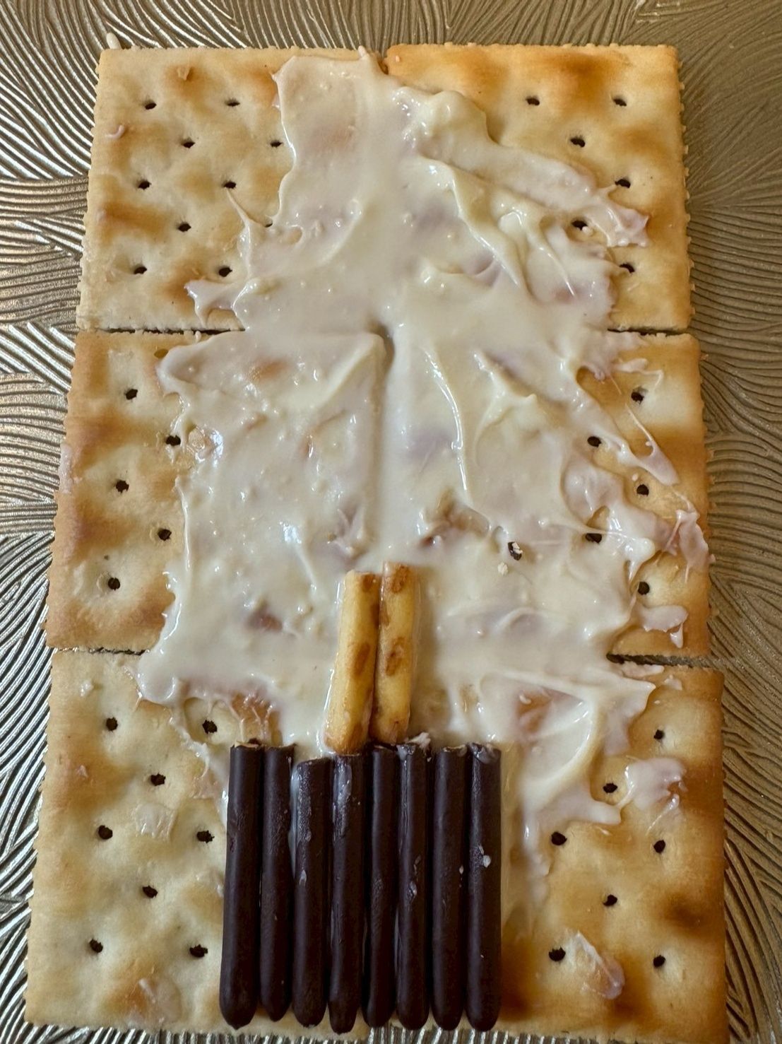 塩バターポッキーは木の幹に！