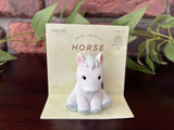 【セリア】馬好きにうれしい〜白馬のミニオブジェ
