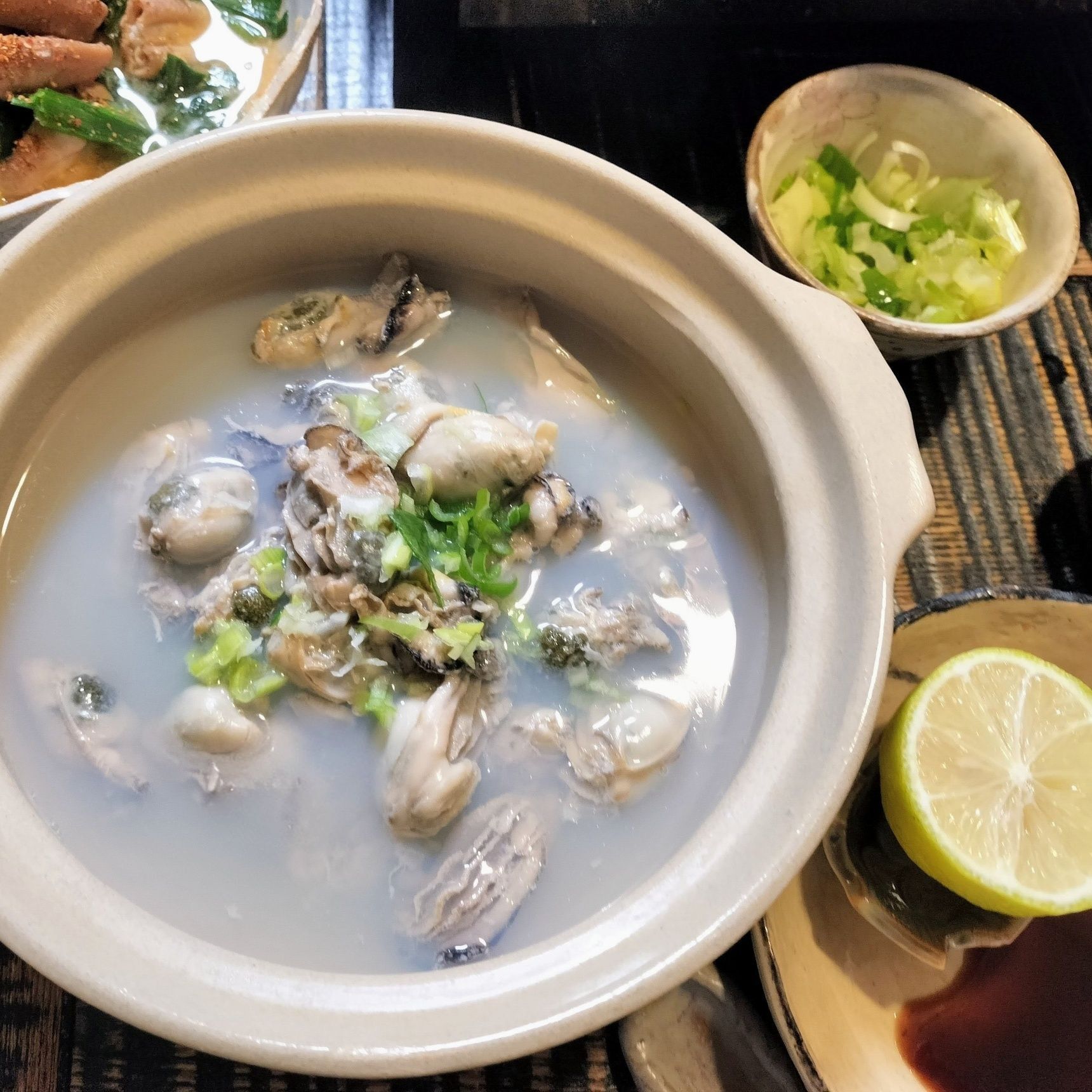 絶品！牡蠣の酒蒸し！〆はネギ味噌風味の牡蠣粥！濃厚牡蠣出汁！