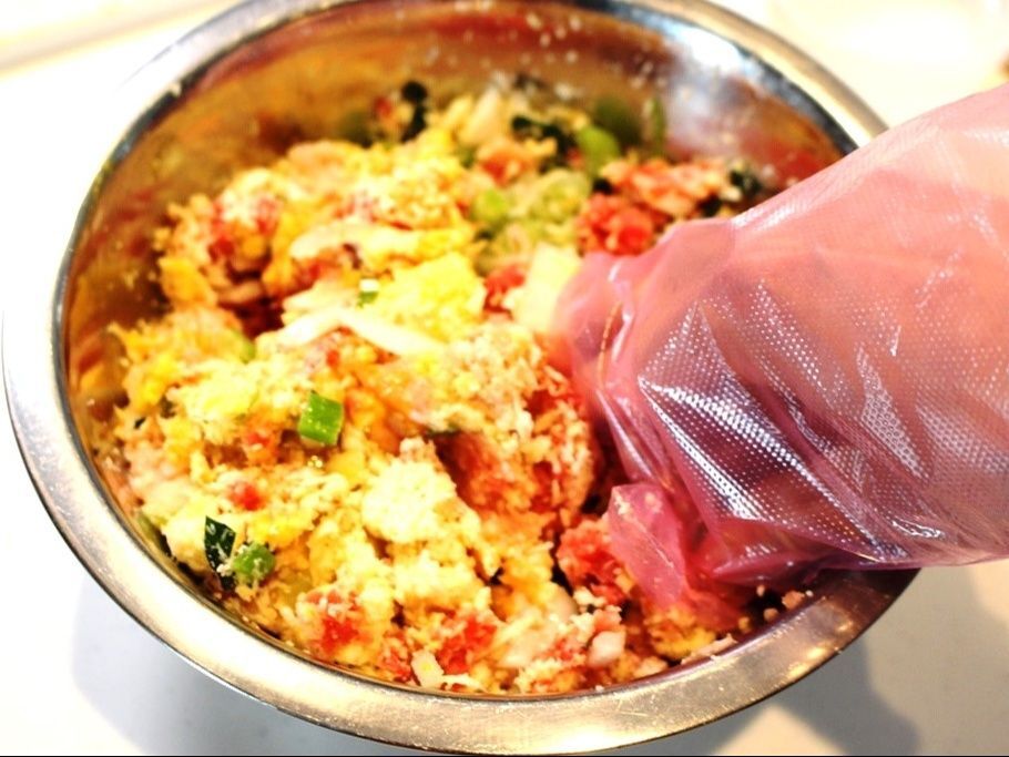 ハンバーグのタネを作る