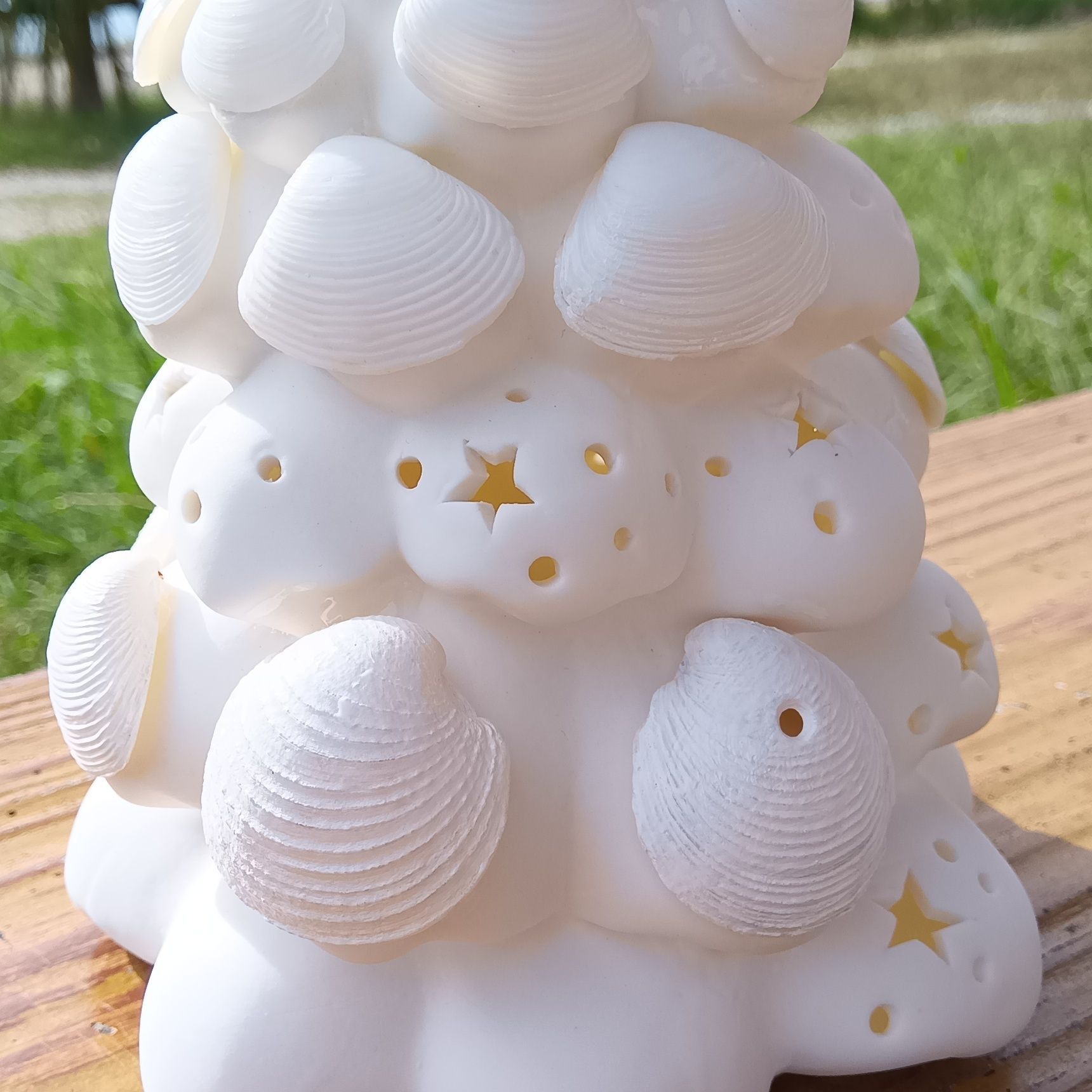 貝殻を貼っていきます