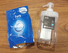 シャンプーの詰替えが秒速で終わる！〈ダイソー広口ボトル〉がホントに優秀すぎました。