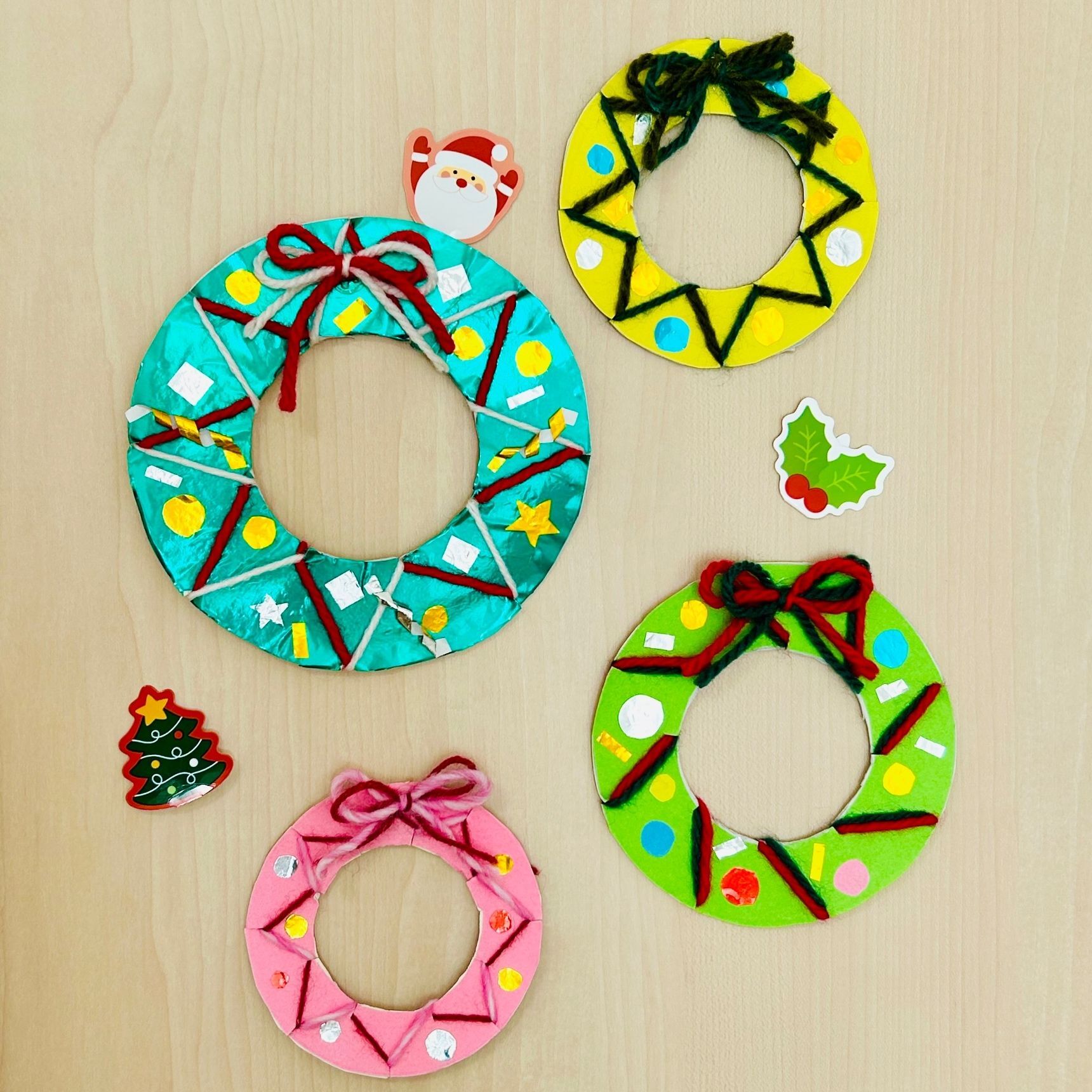 お子様と一緒に！折り紙と毛糸のリース