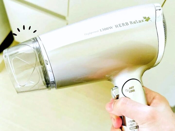 ドライヤーの「先端カバー」外して使うのが正解!?「今までつけっぱなしだったわ…」「時間無駄にしてたかも」