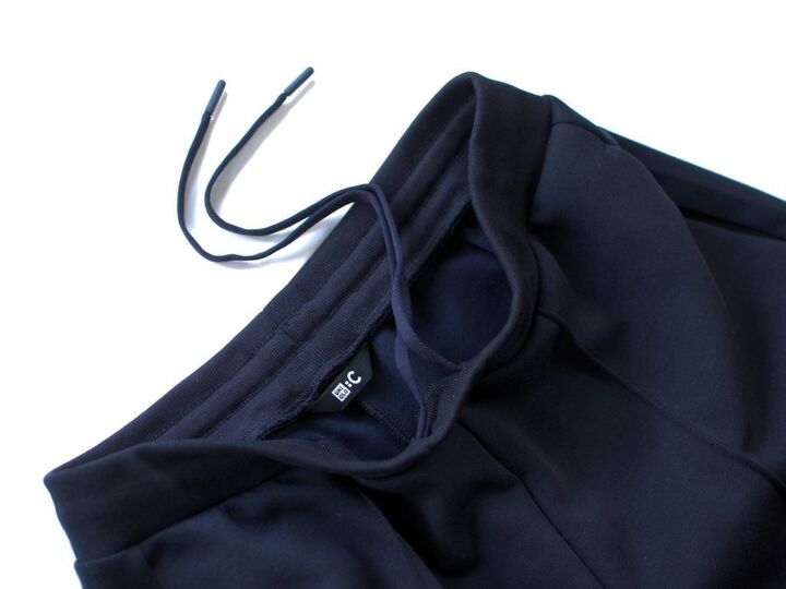 【ユニクロ:シー】カジュアルすぎないキレイめスウェットパンツが40代に大好評♡オフィスでも履けちゃいます!