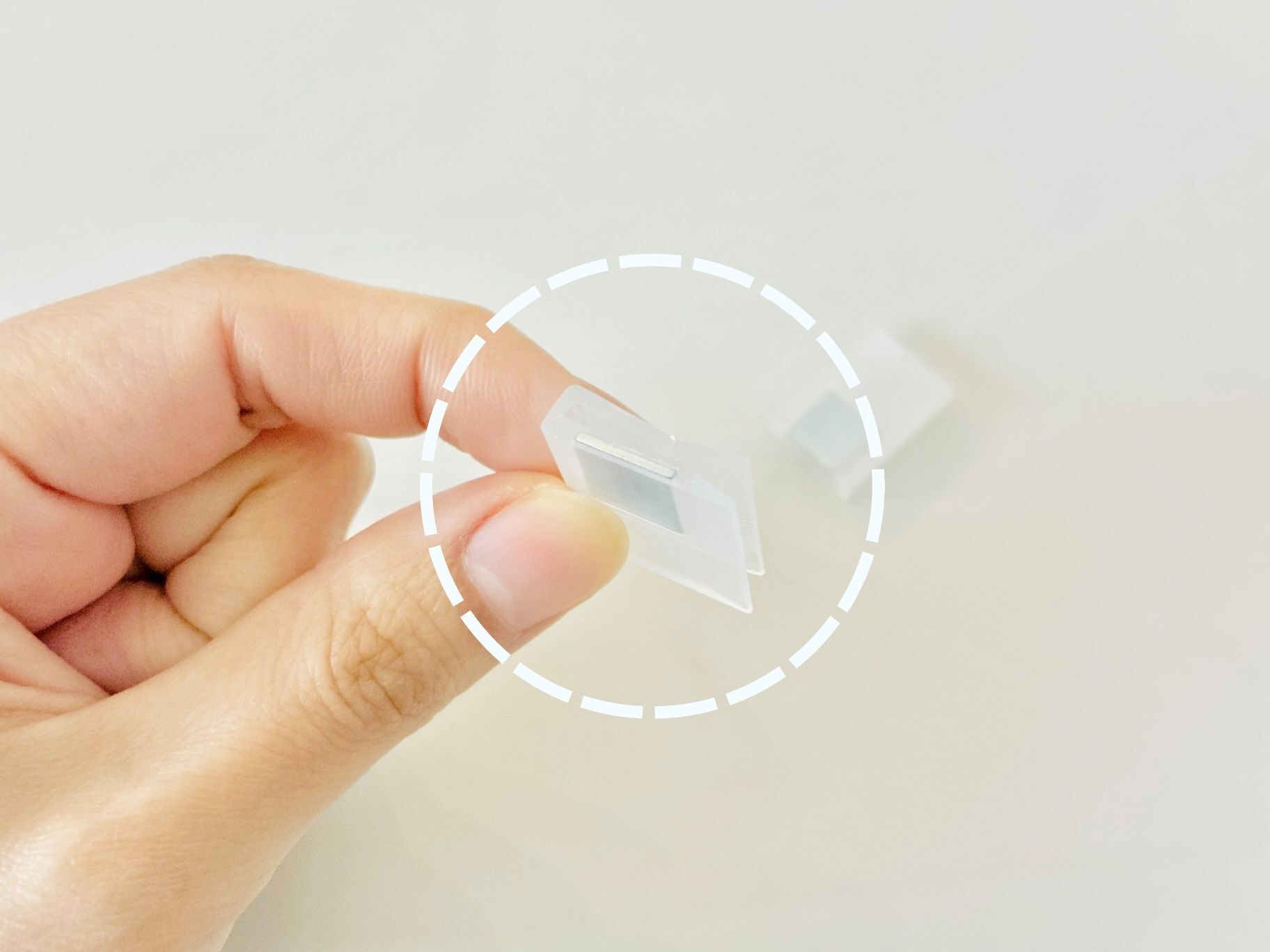 【セリア】部屋が冷えるときは！存在感のない『透明クリップ』に注目→今買っておきたい寒さ対策品でした♪