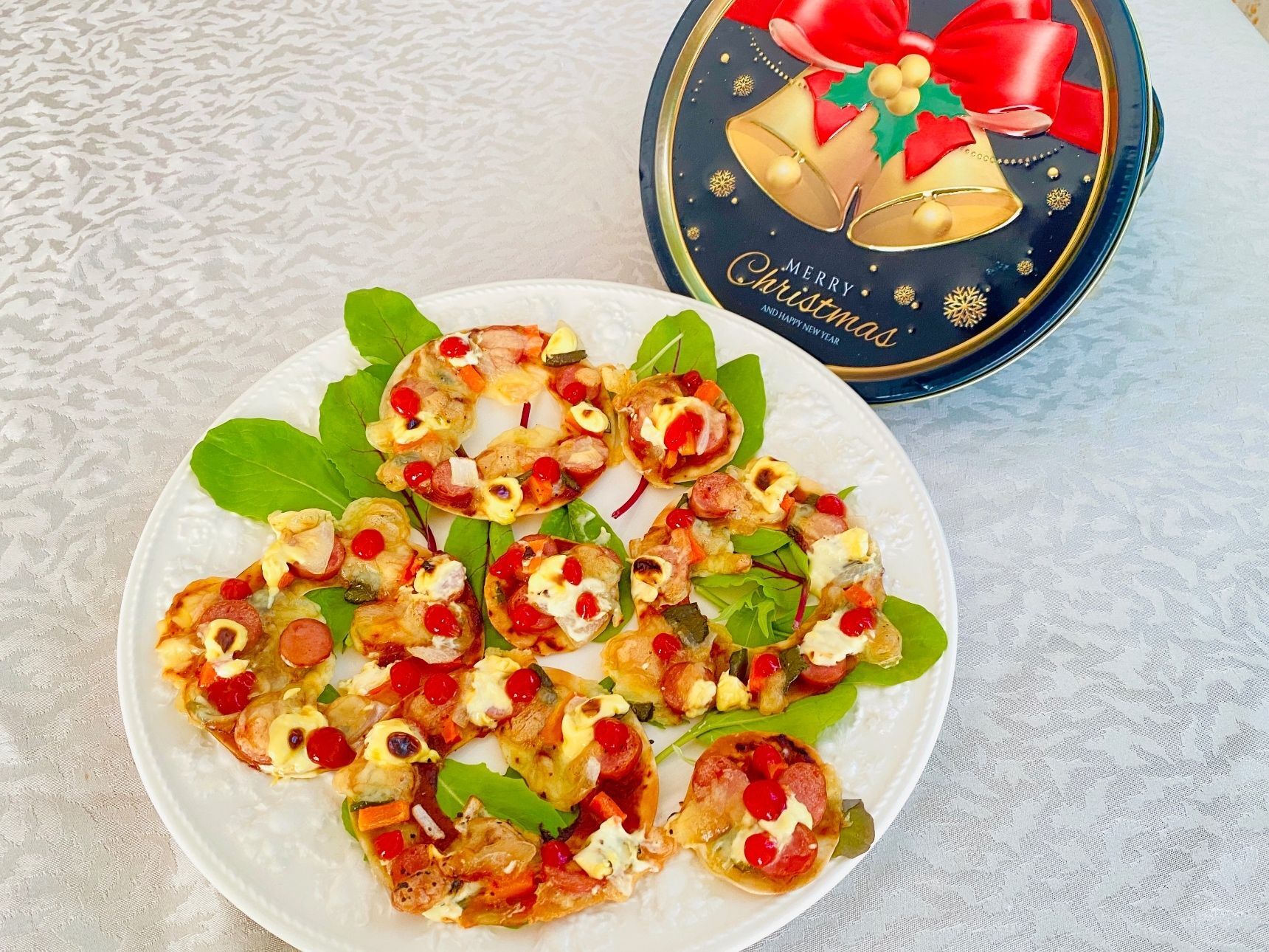 超簡単！あっという間に「クリスマスリースピザ」作り方を見たらすぐに作りたくなる