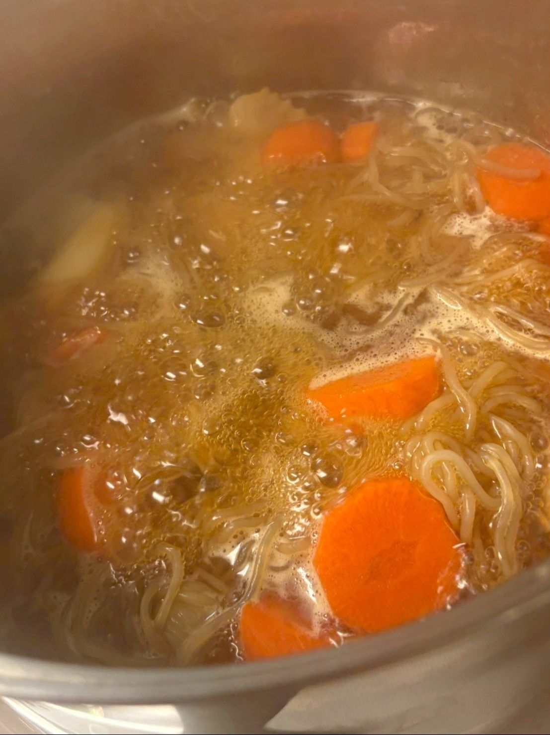 コトコト煮込み、最後は蓋を外して煮詰まるように弱火で仕上げます