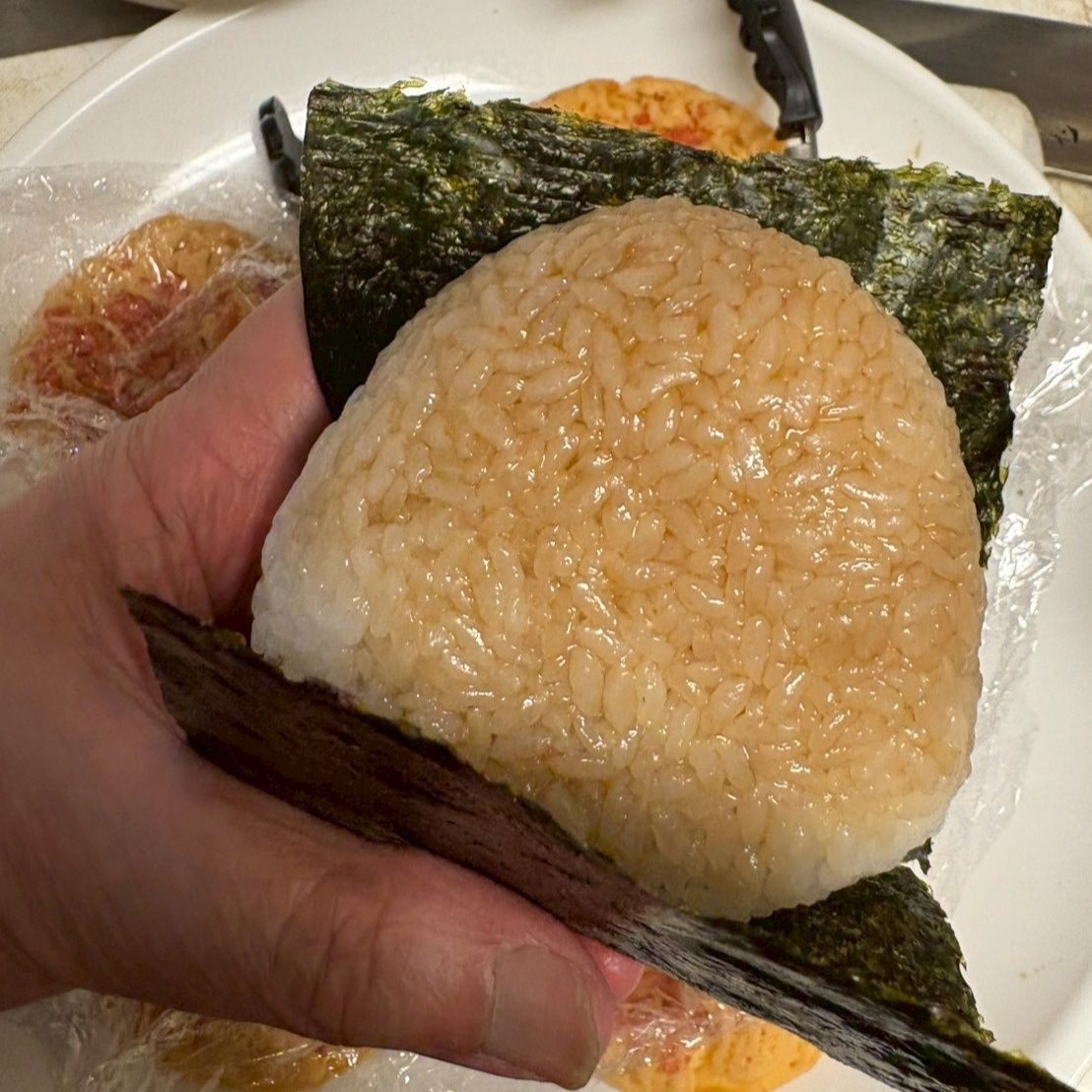 海苔でくるんだら完成です。