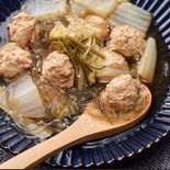 昆布を丸ごといただきます「鶏団子と白菜の煮物」
