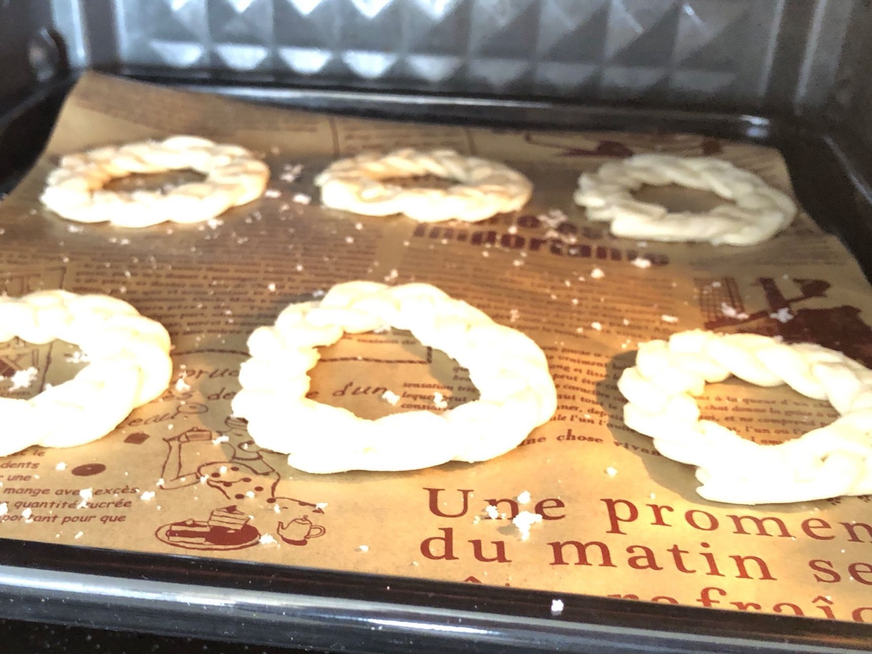 予熱が終わったらオーブンに入れ15分程焼きます