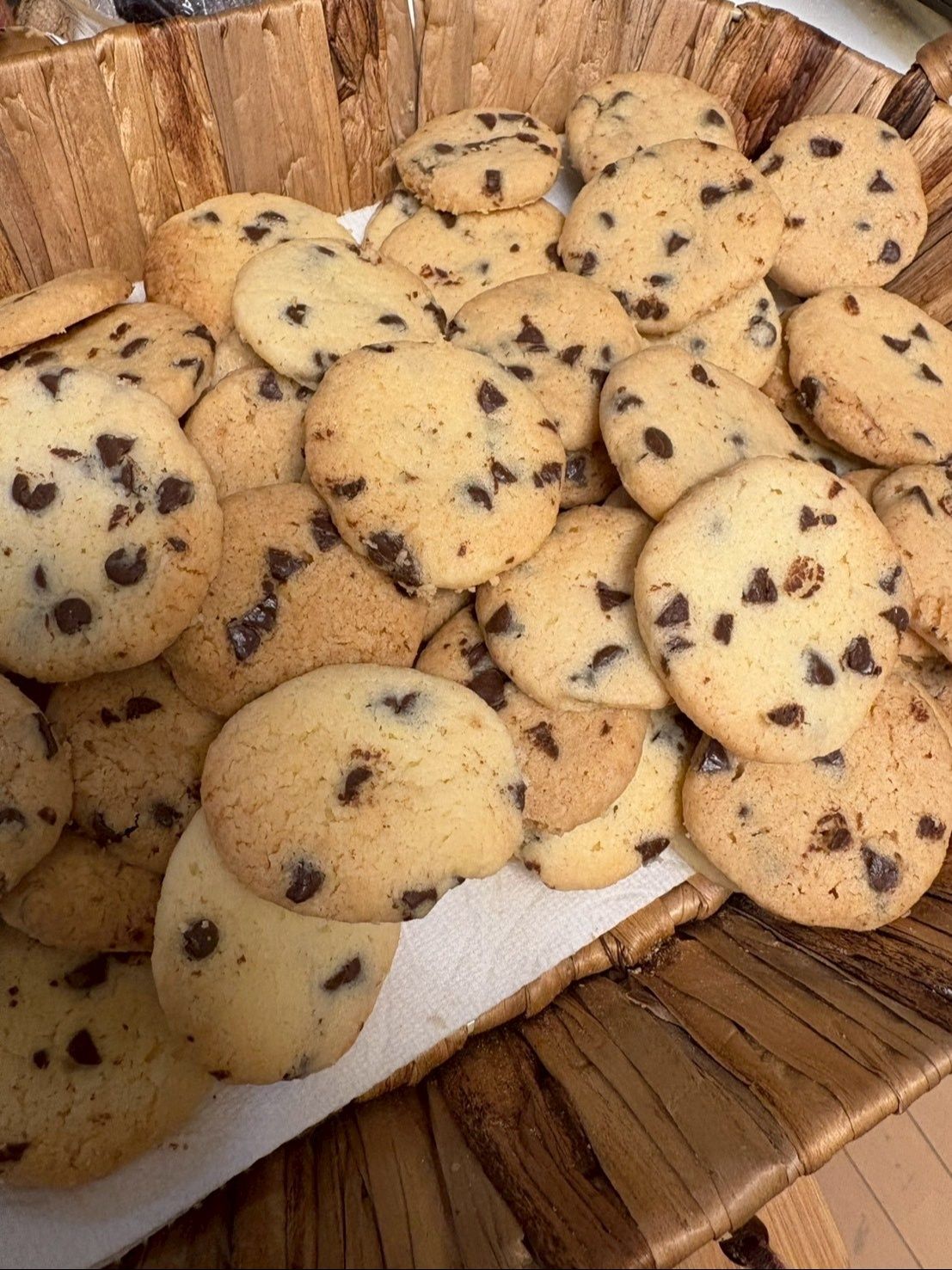 丸くしてから平たく延ばして焼きました！