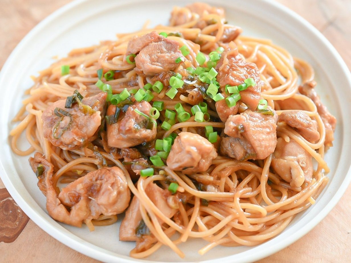 ポン酢は鍋だけじゃない！鶏もも肉のポン酢照り焼きパスタ