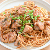 ポン酢は鍋だけじゃない！鶏もも肉のポン酢照り焼きパスタ