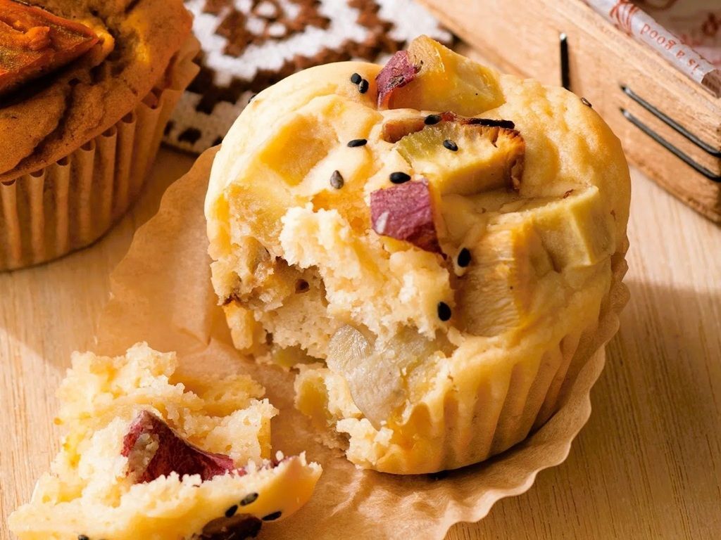 【オイルなし、グルテンなし】甘味が詰まった「焼き芋マフィン」の作り方。ヘルシーなのに満足感もたっぷり！
