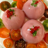 クリスマスの夜に特別お洒落な〈スタッフドトマト〉