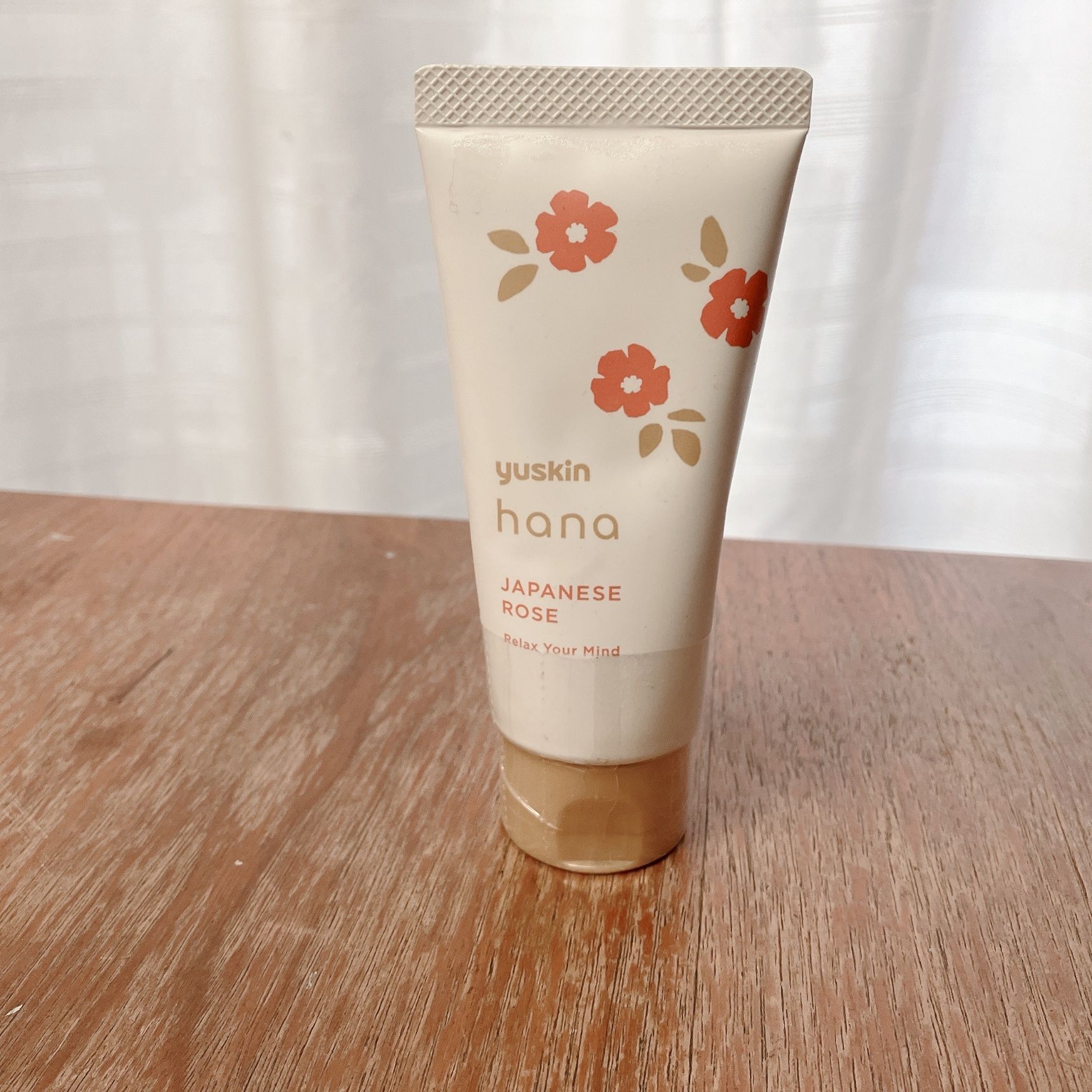 ほんのりローズ香る　ユースキン　ハナ　ハンドクリーム