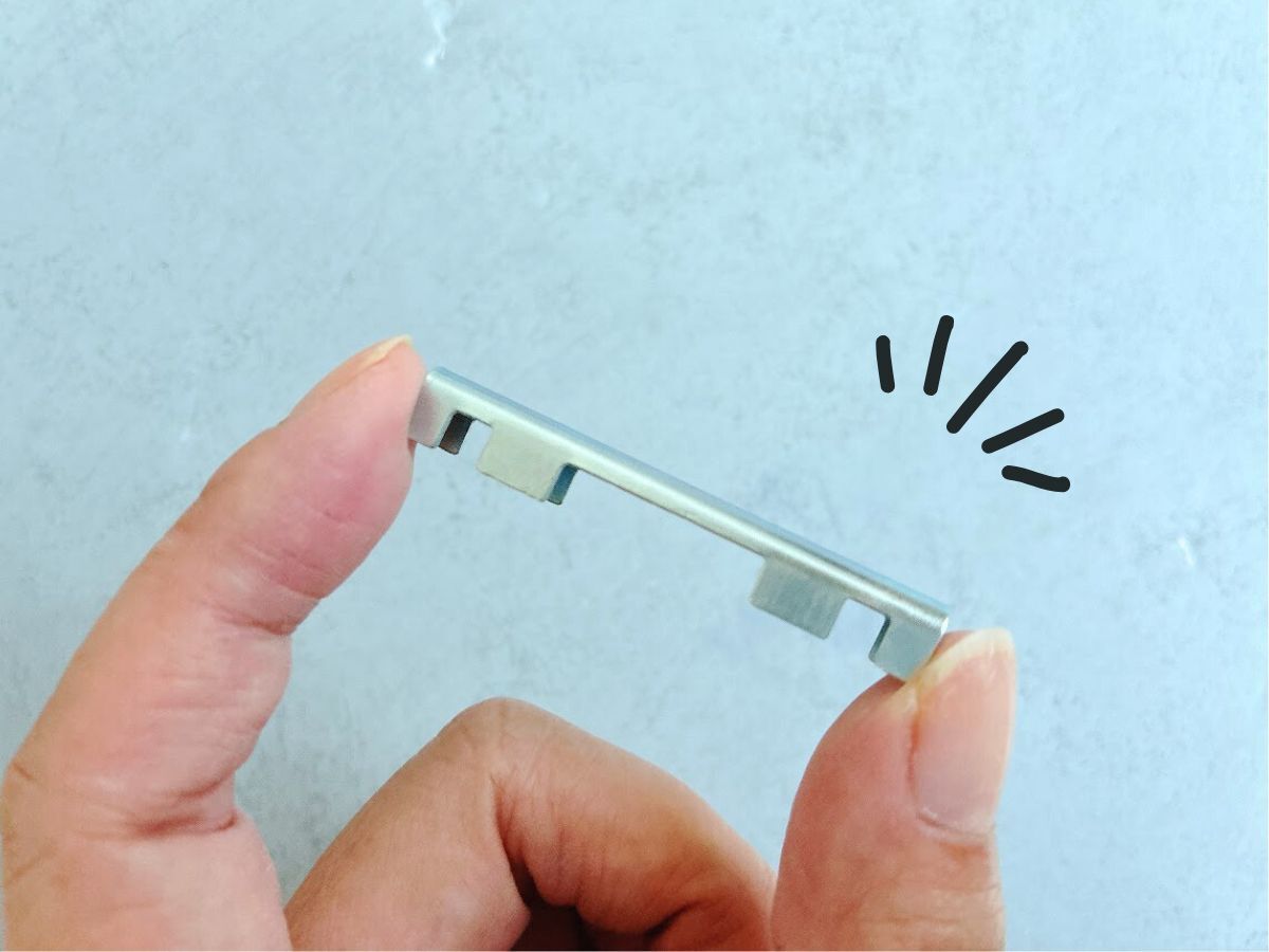 【キャンドゥ】バキッと折れた傘の「骨折」が復活！？簡単すぎる…謎の金具が優秀すぎました。