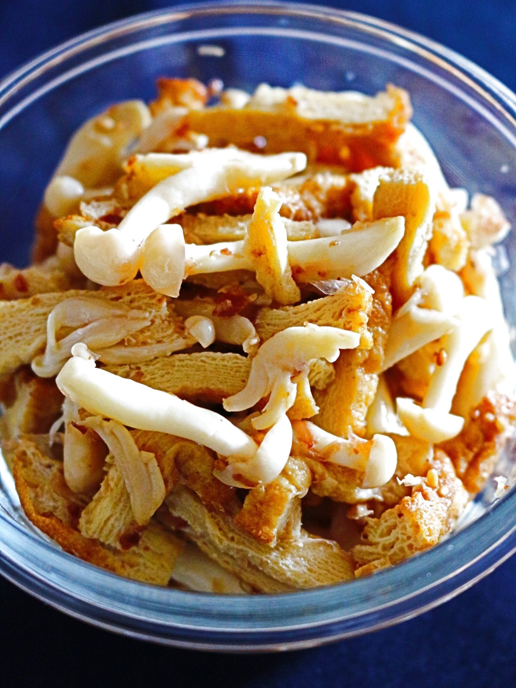 厚揚げtoしめじのくるみ炒め。