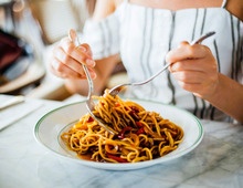 「とりあえず拭く」はNG！パスタのシミがついたらすぐやること。時間がたったシミの正解ケアも