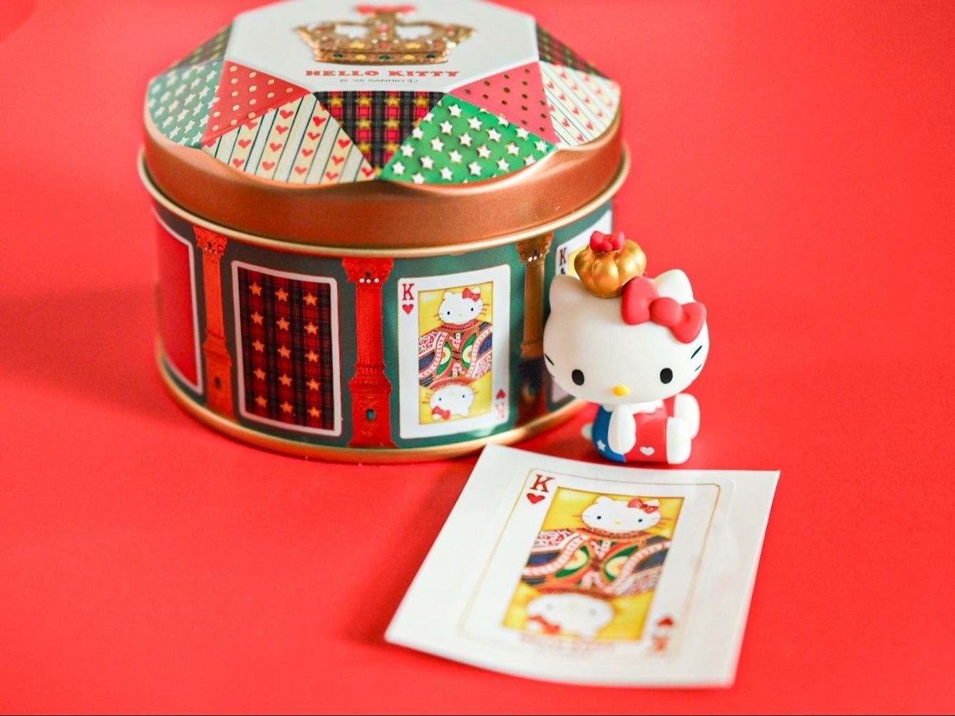 【数量限定】かわすぎる！「ハローキティのトランプ缶」
