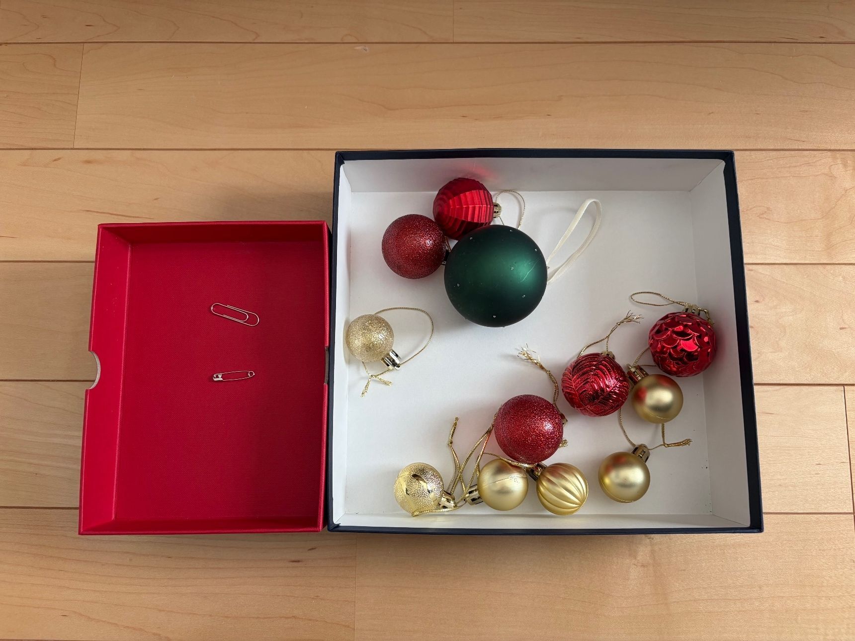 少なくなったクリスマス飾り。