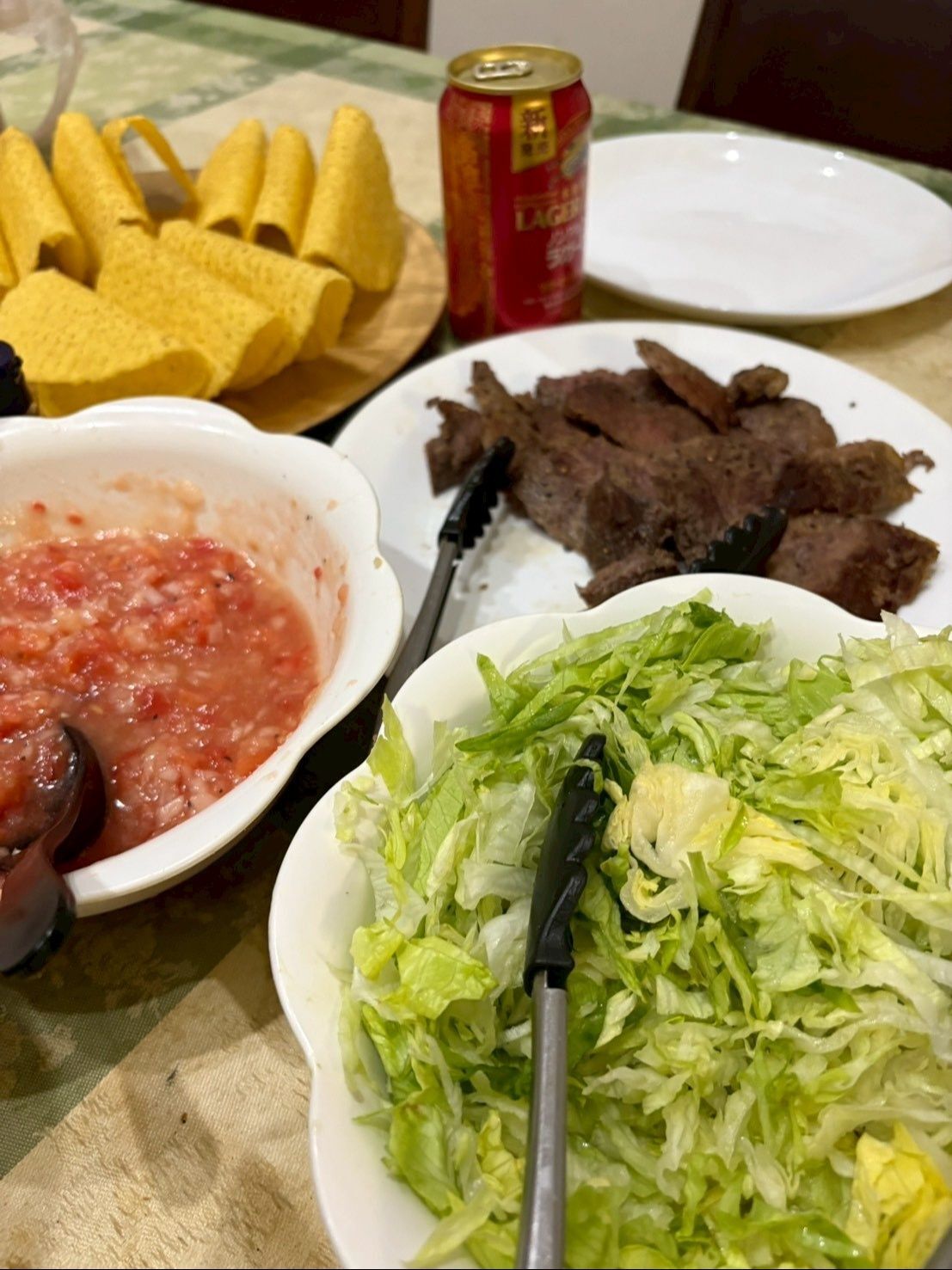 レタスは千切りにしてたっぷり挟みます