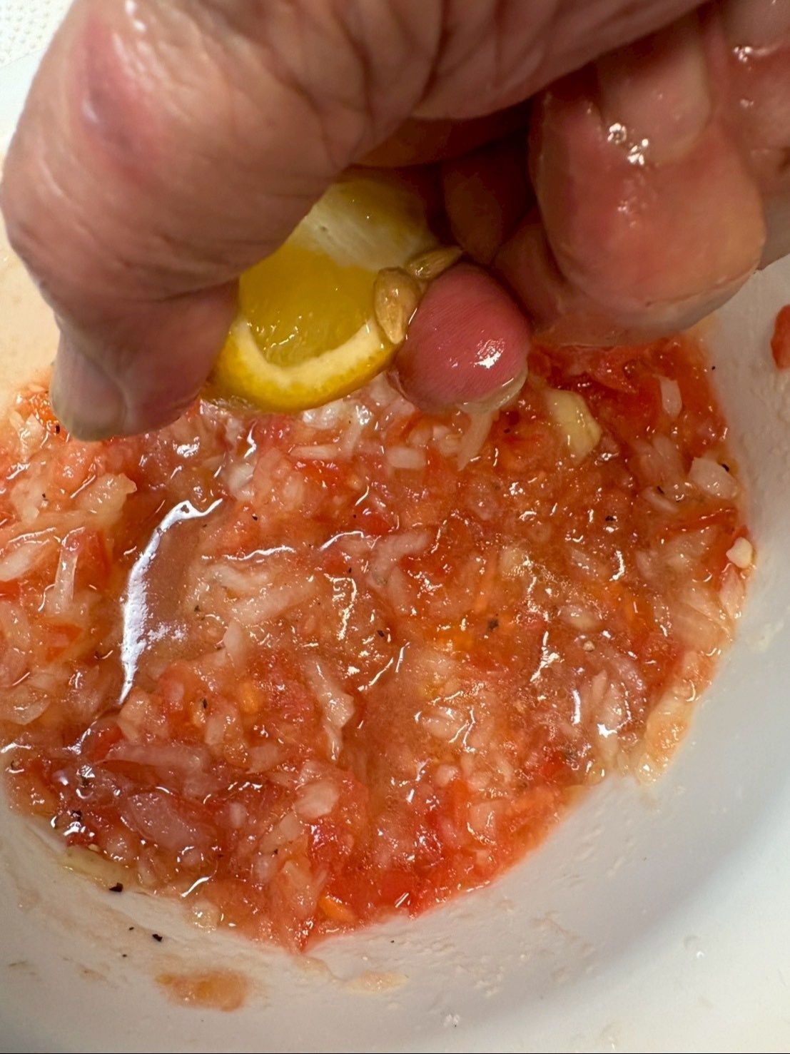 レモンを絞ったらサルサソース完成！