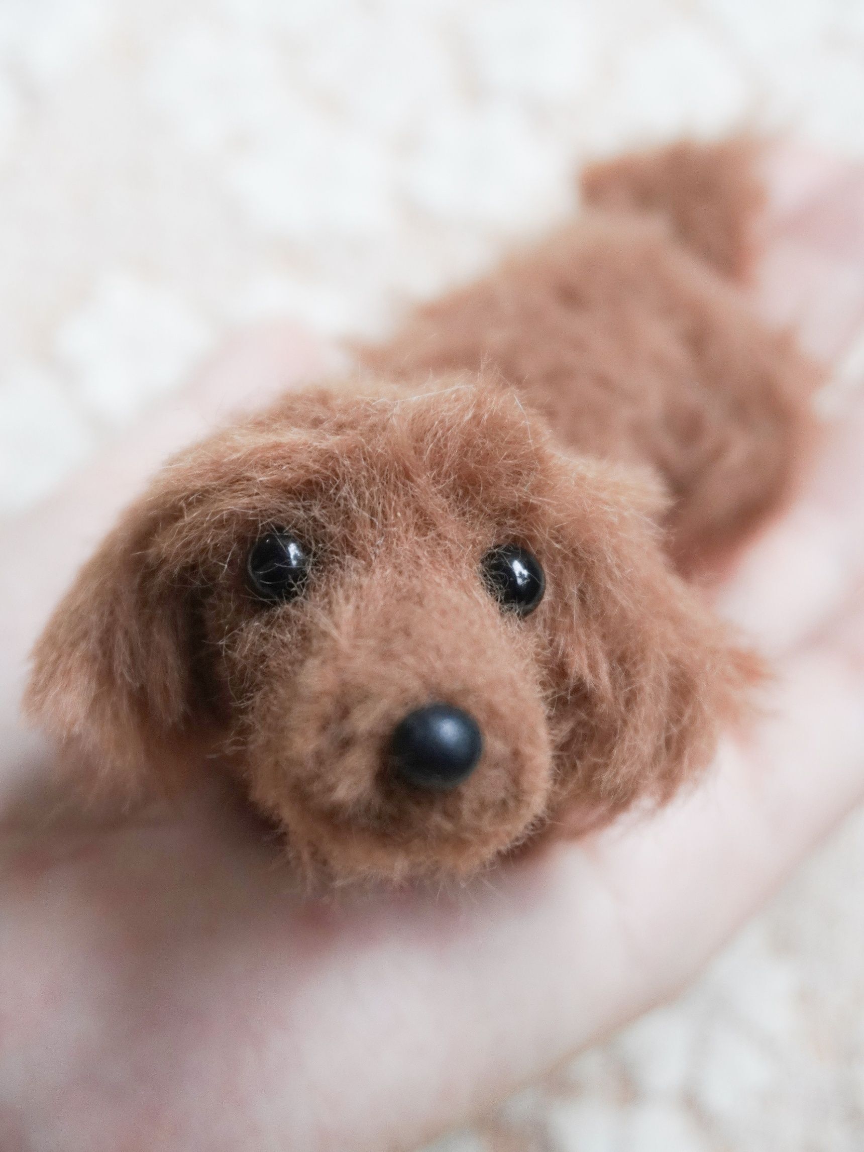 DAISOのモール2本で作るダックスフンドの作り方