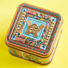 会場限定！1人3点のみしか買えない大人気お菓子缶