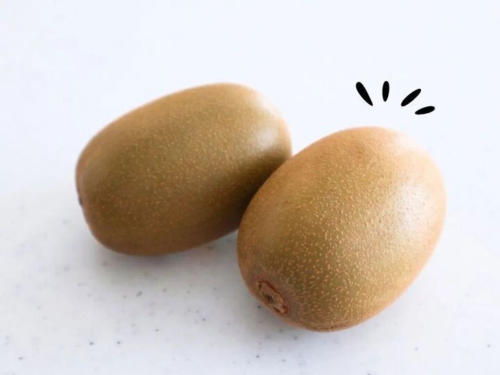 キウイを入手したら『まるごと冷凍』が大正解。皮がツルンと剥ける快感テクニックも必見!