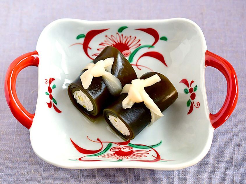 【ひき肉入り昆布巻き】便利な野菜だし使用！