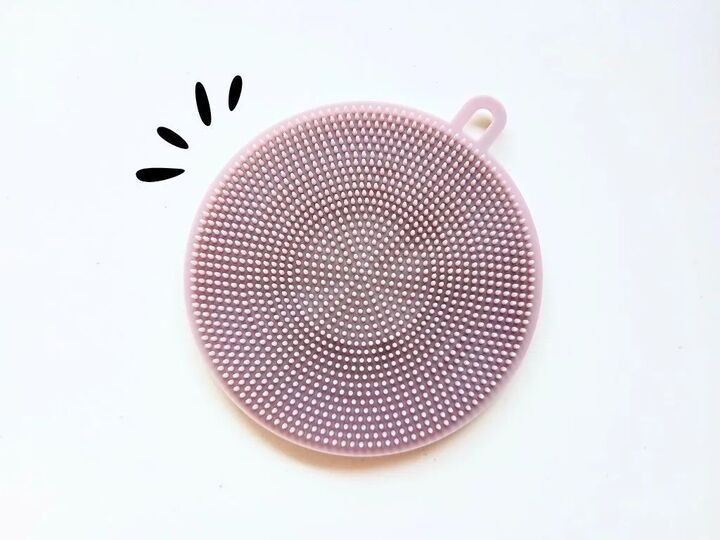 食器洗いだけじゃ損!100均『シリコンスポンジ』がフィットする使い道3選♡