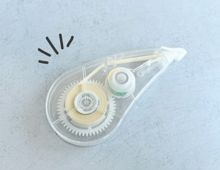 【セリア】ただの“修正テープ”と何が違う！？家中の穴を消し去る優秀アイテムでした♪