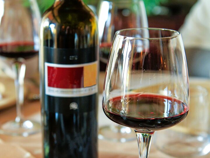 赤ワイン初心者でも迷わない!ぶどう品種で分かる〈失敗しない〉赤ワインの選び方