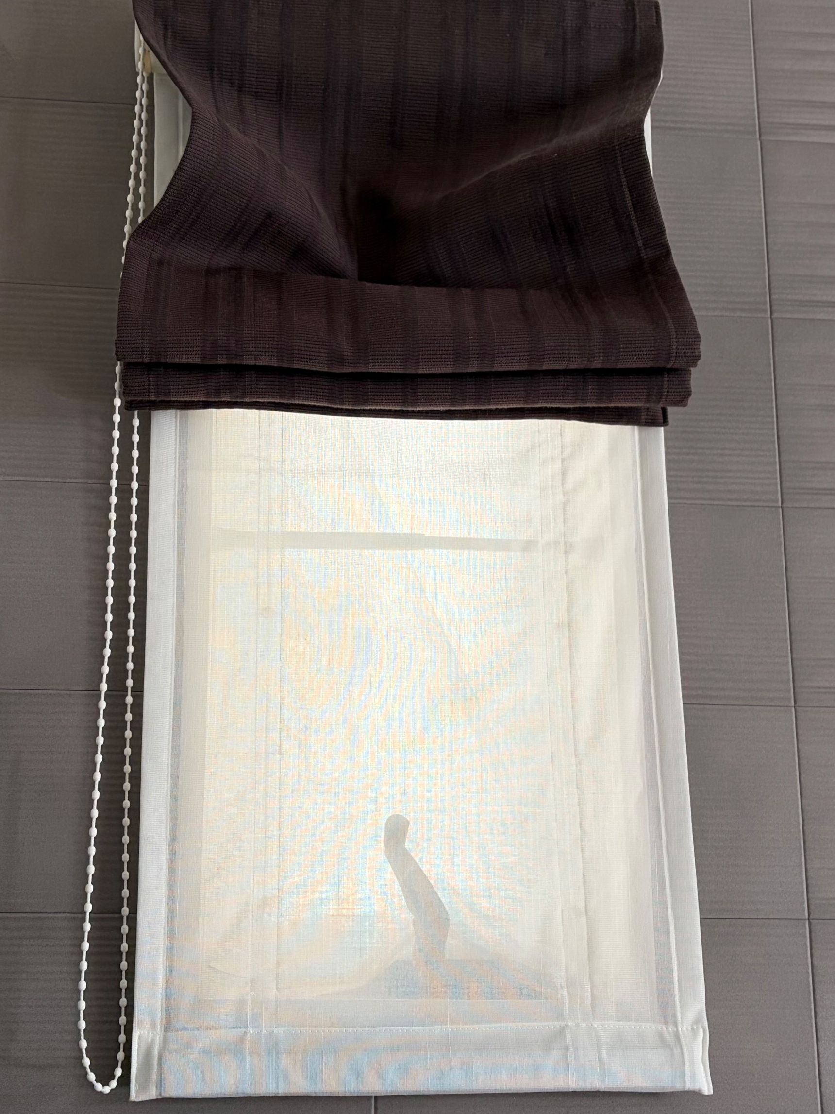 レース越しにも以外と目立たない