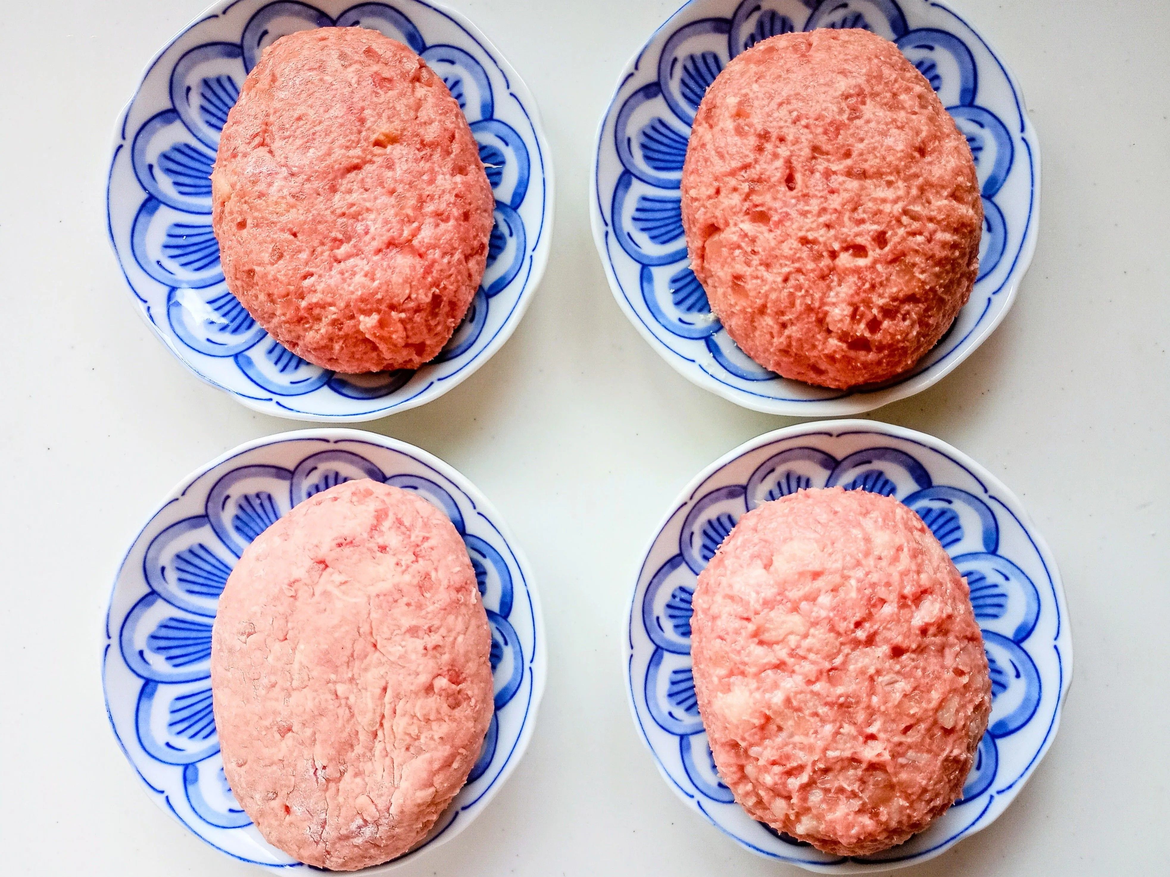 パン粉はもう買いません！ハンバーグ作りに使える「パン粉の代わり」4つを検証。意外な1位に驚いた！！