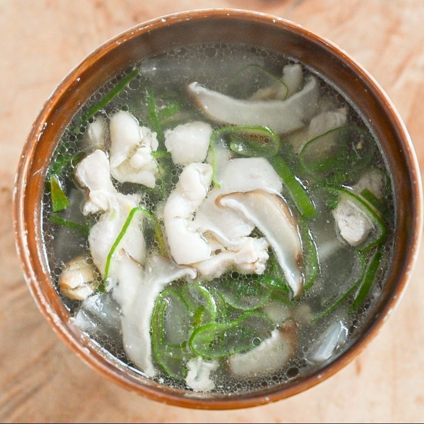 旨味たっぷり！鶏肉と白菜のスープ