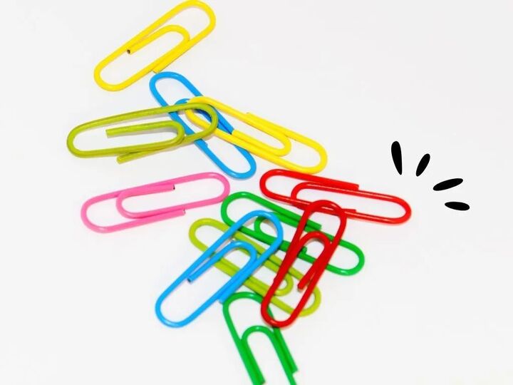 余ったゼムクリップの「じゃない」使い方が便利すぎた!思わず試してみたくなる裏ワザ3選♡