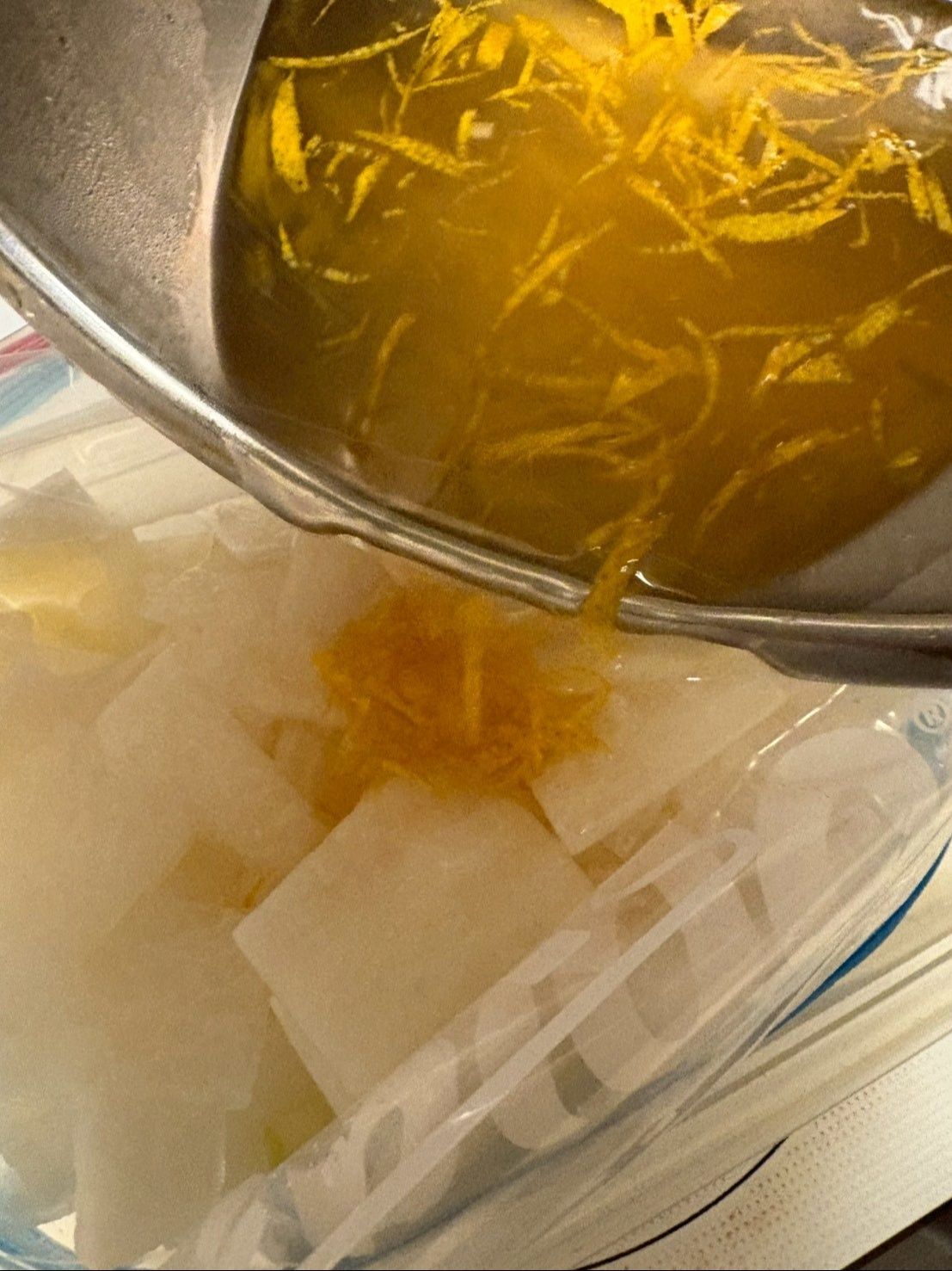 大根を入れたところにかけます