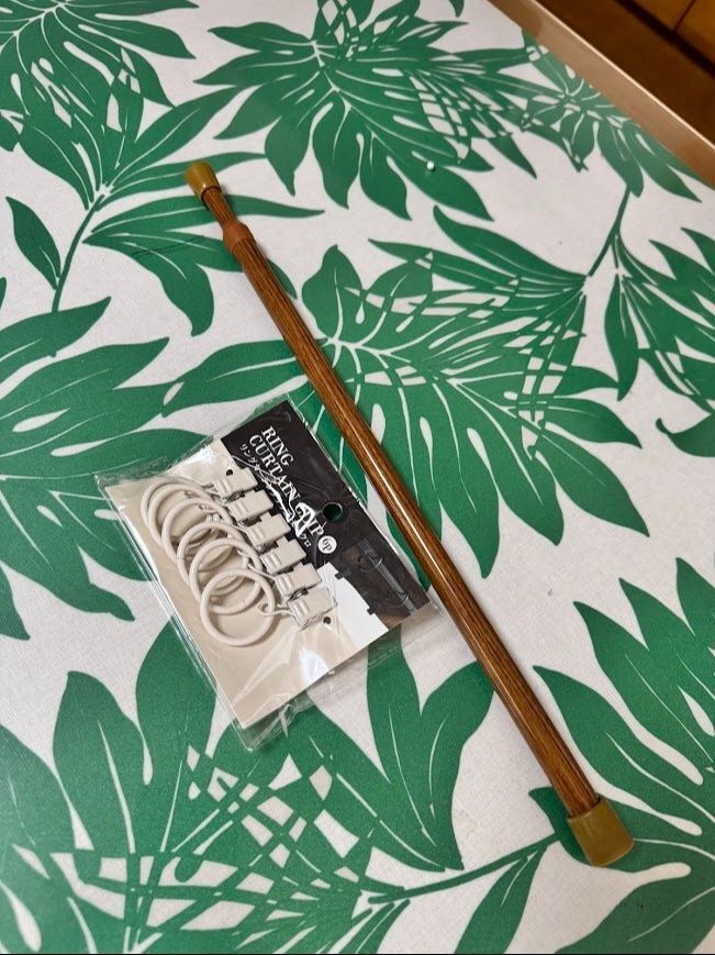 材料①つっぱり棒とリングカーテンクリップ