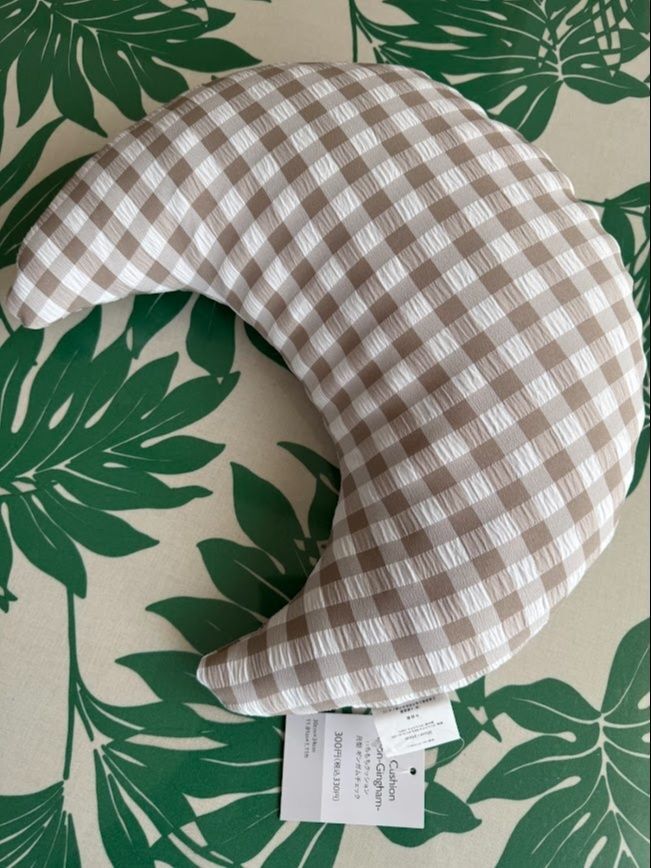 ＜ダイソー330円＞THREEPPY もちもちクッション