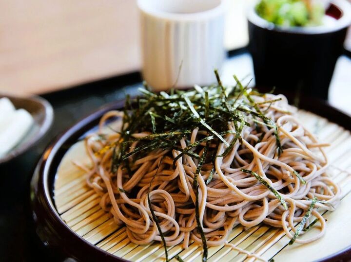 「もりそば」と「ざるそば」の違い。正しく言えたら天才!?【大人のたしなみ】