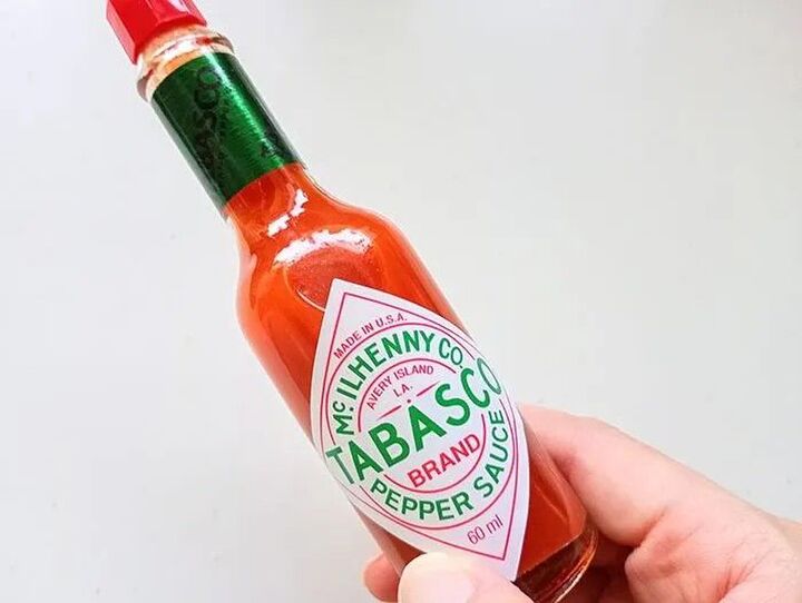 『タバスコの瓶』捨てないで!何本も集めたくなる意外な活用法&細い口でもラクラク洗える裏ワザ♪