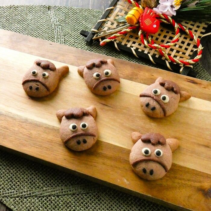 お正月にぴったり！「型なし！馬のデコクッキー」