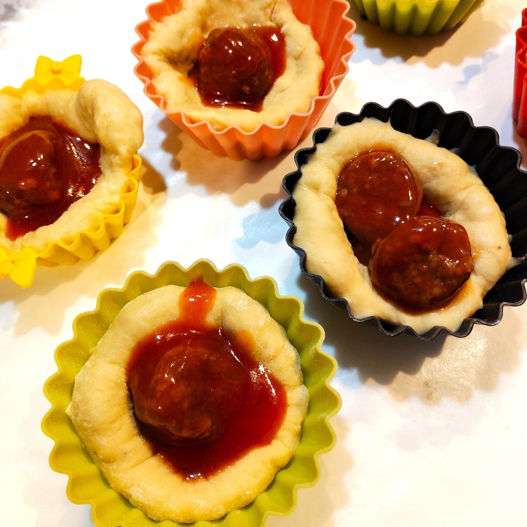 伸ばしてシリコンカップに平らに置く。