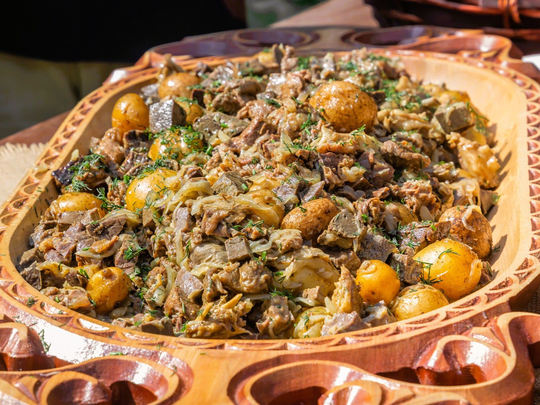 カザフスタンってどんな国？旅人・低橋さんが現地で食べてわかった〈料理と肉文化〉【世界思い出旅ごはん おかわり】