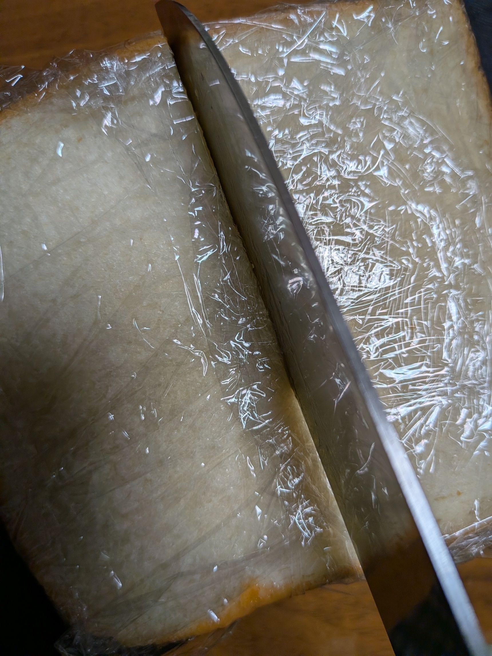 9. 包丁で食べやすい大きさに切る。